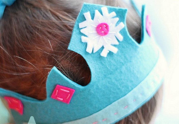 Fun Frozen 2 Crafts: Felt Crown at Crafts Unleashed