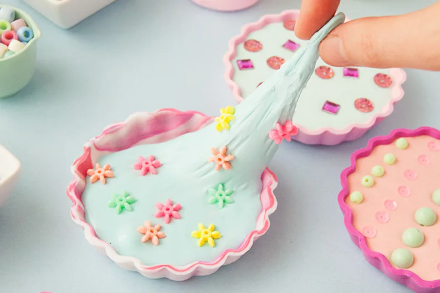 DIY slime pies: Find the craft tutorial on Handmade Charlottte