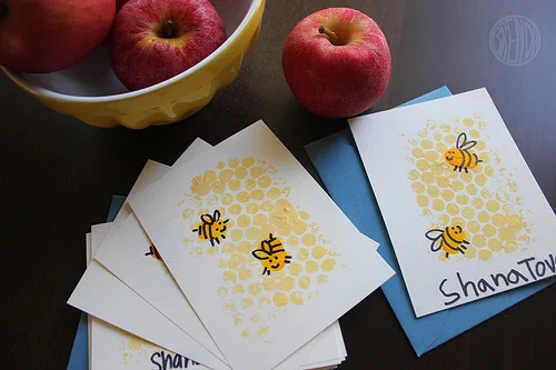 A Rosh Hashanah craft for kids that's very sweet indeed