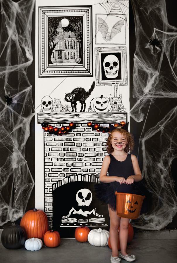 Non-candy Halloween treats: Draw together Halloween set | Caravan Shoppe