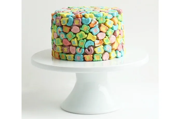 4 Lucky Charms dessert recipes like this cake by Alana Jonesmann