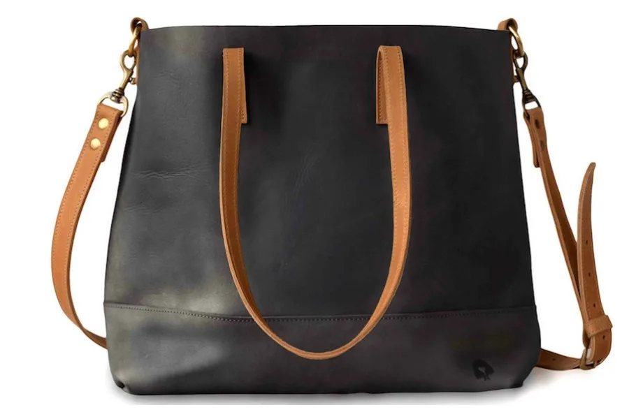 Our editor Kate's top 5 holiday gift ideas that are on sale, so you don't have to feel guilty asking for them. Like this awesome Abera Crossbody bag by FashionABLE.
