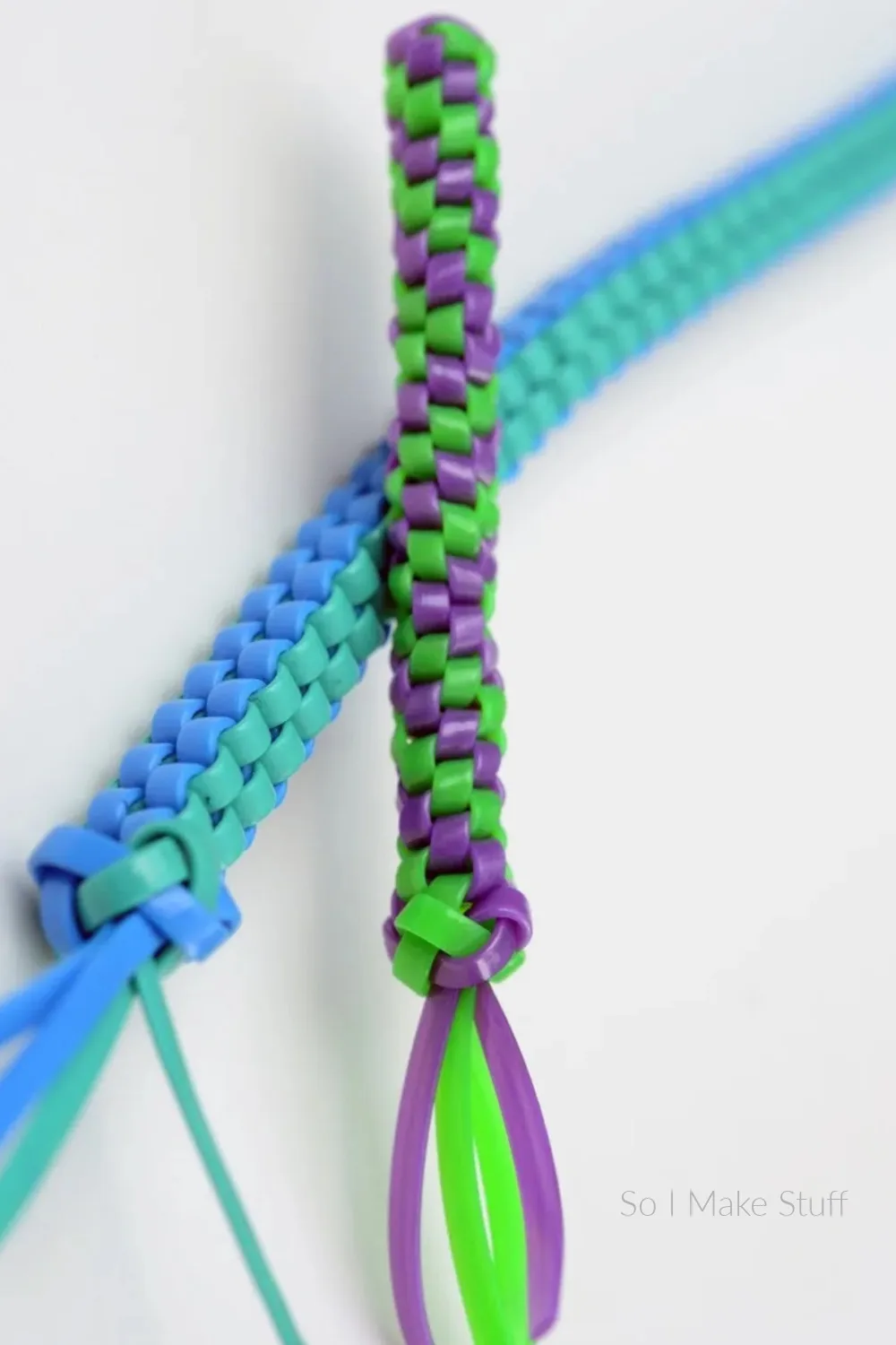 Coolest lanyard patterns: Swirl lanyard video tutorial by Laneyards