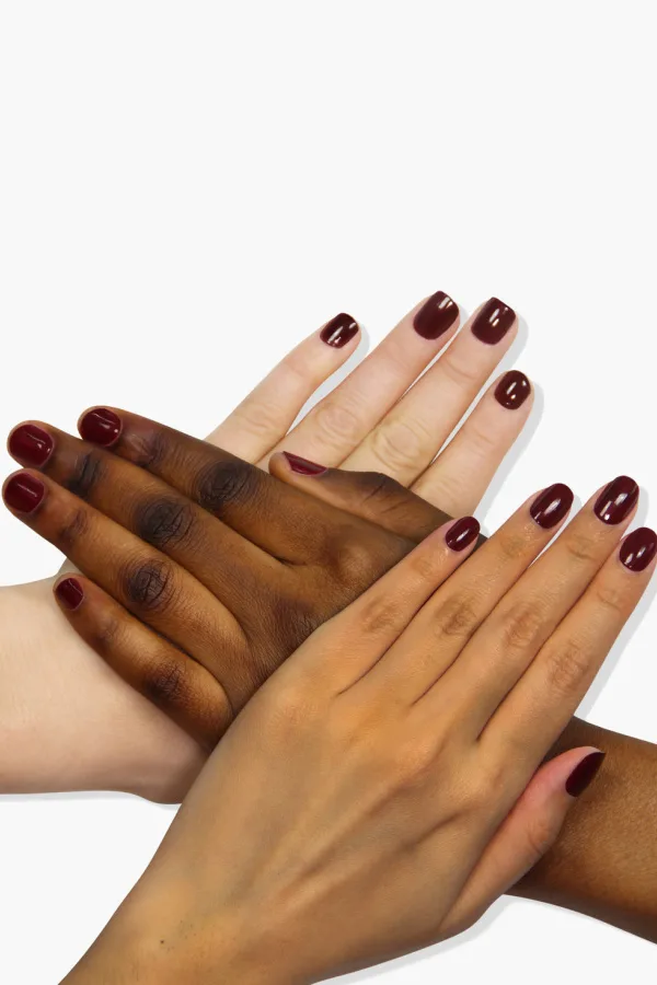 Fall nail trends: Silver holographic nails using ILNP Mega Holographic polish are also amazing for holiday season