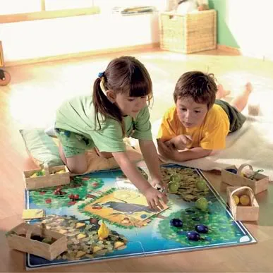 Children's games still made with wooden pieces and great design? It's true.