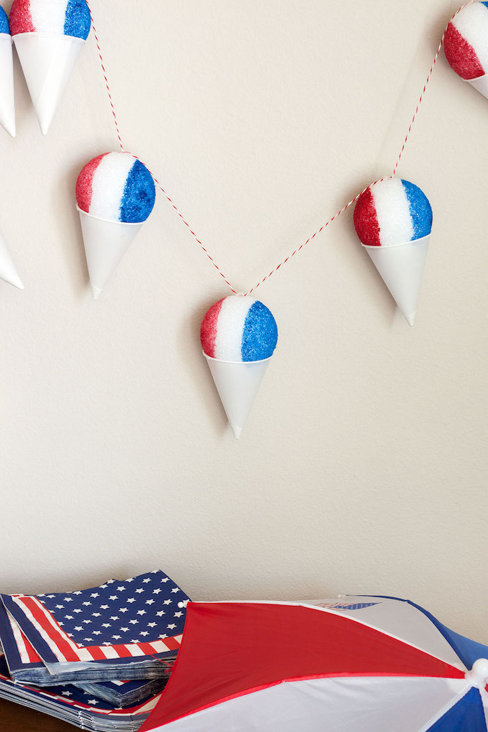 Easy 4th of July crafts for kids: Sno-cone garland at Paint the Gown Red