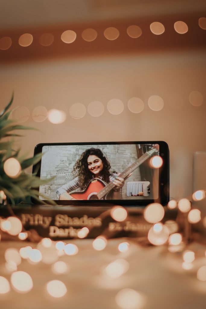 Ideas for things to send loved ones who are alone this holiday | cool mom picks
