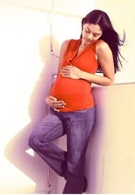 Gilt Groupe goes maternity. Whoo!