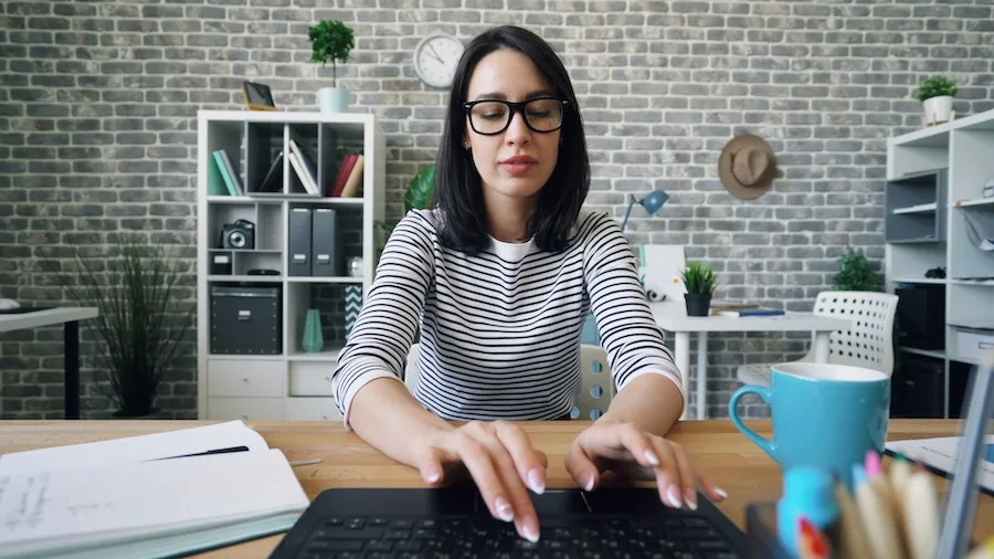 Finding work as a VA to make money from home