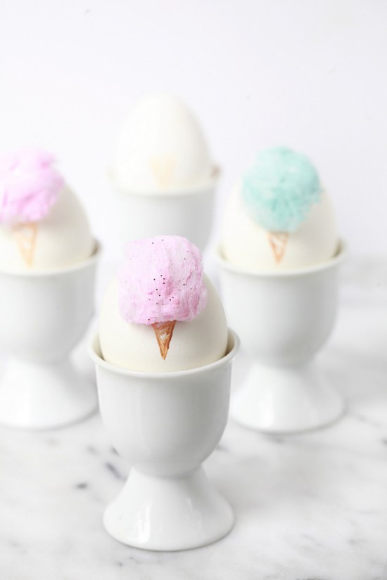 Gorgeous no-dye Easter eggs: DIY cotton candy Easter eggs | Posh Little Designs