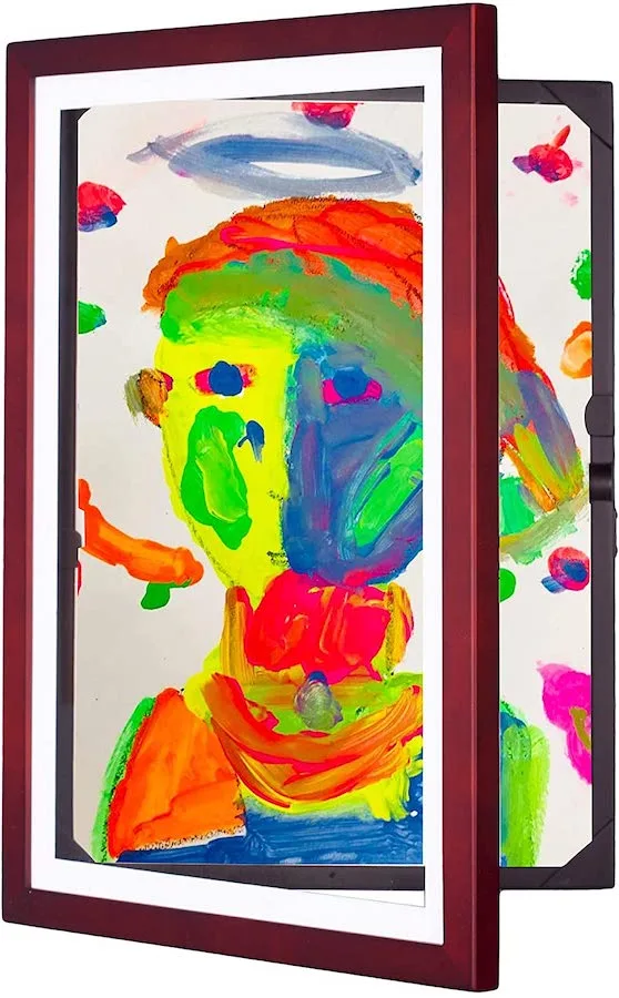 L'il Davinci art cabinet holds up to 50 pieces of your kids' artwork for display