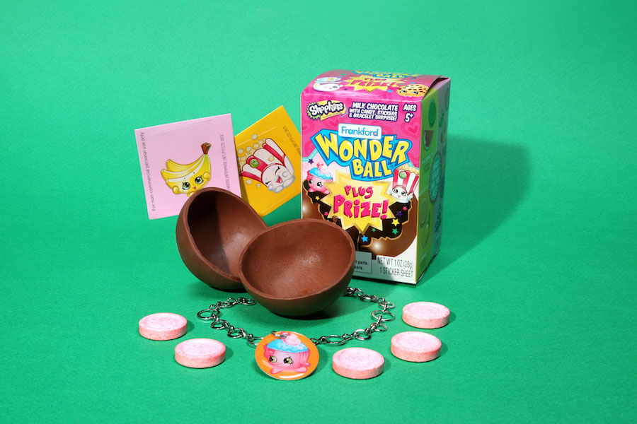 Wonder Ball with Shopkins prize! Creative stocking stuffer ideas for kids under $5 | sponsor