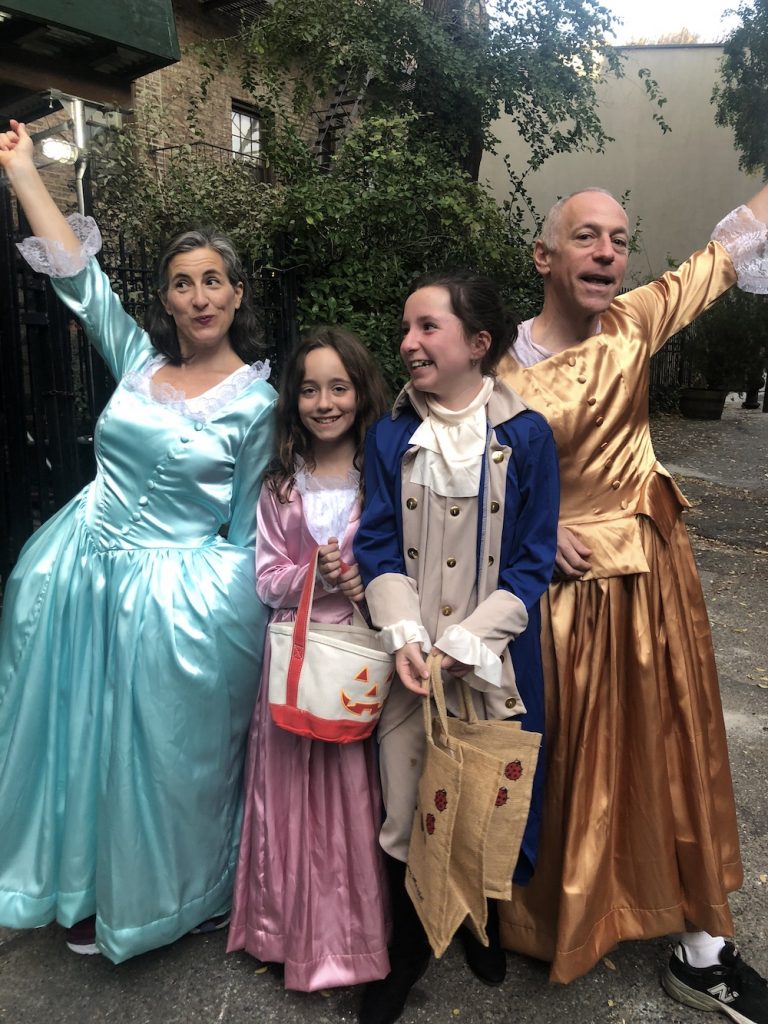 Best Garden Place, Brooklyn Halloween costumes 2018: Schuyler Sisters and Lafayette | © Cool Mom Picks