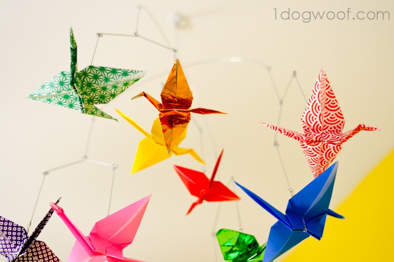 Handmade baby gifts: Origami crane mobile instructions via 1 Dog Woof