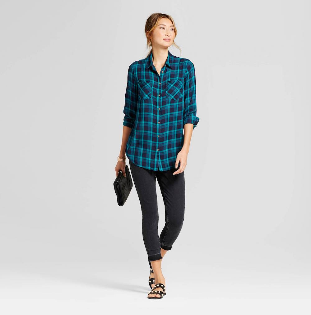Must-have 90s-style wardrobe items: Flannel plaid shirts, whoo!