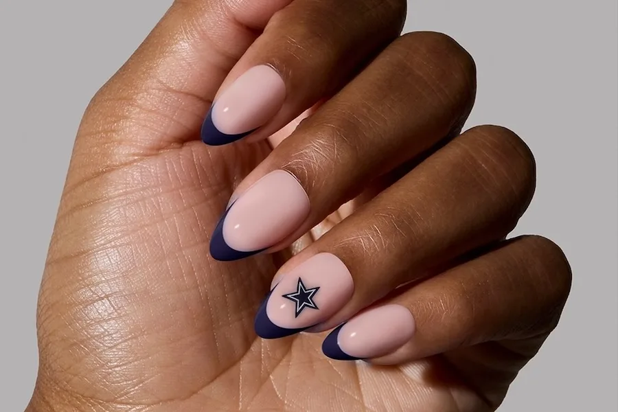 Show your team spirit with Glamnetic's NFL press on nails