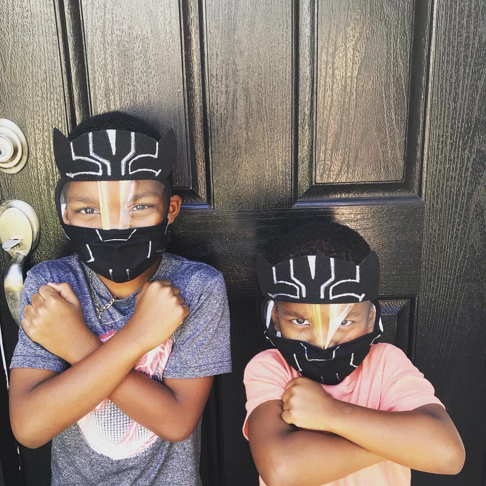 9 clever Halloween costumes that incorporate face masks: Black Panther