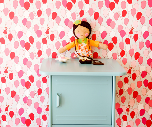 Pop and Lolli Balloon wallpaper for kids rooms by Sarah Jane