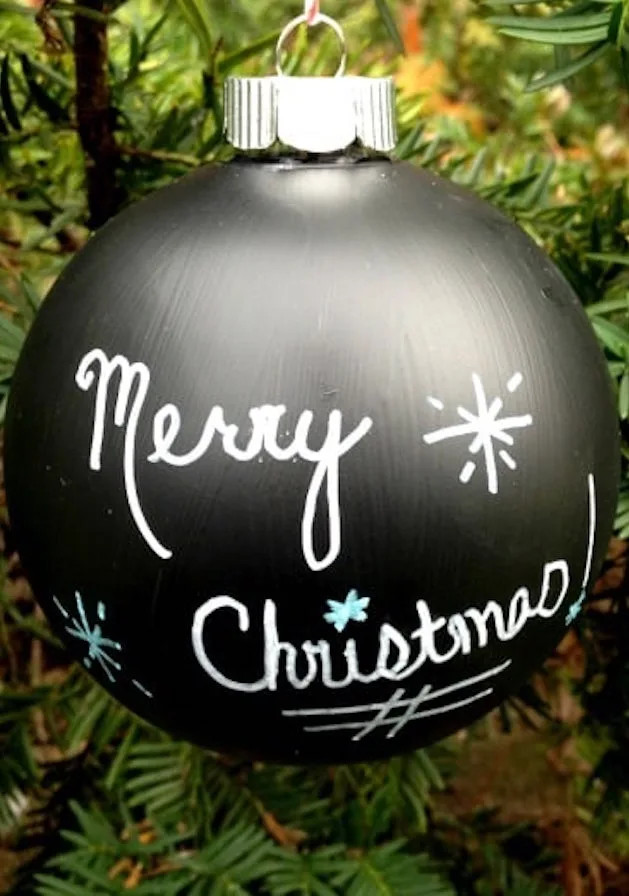 Your teens can add their own special message to these DIY chalkboard ornaments from Birds Eye Meeple