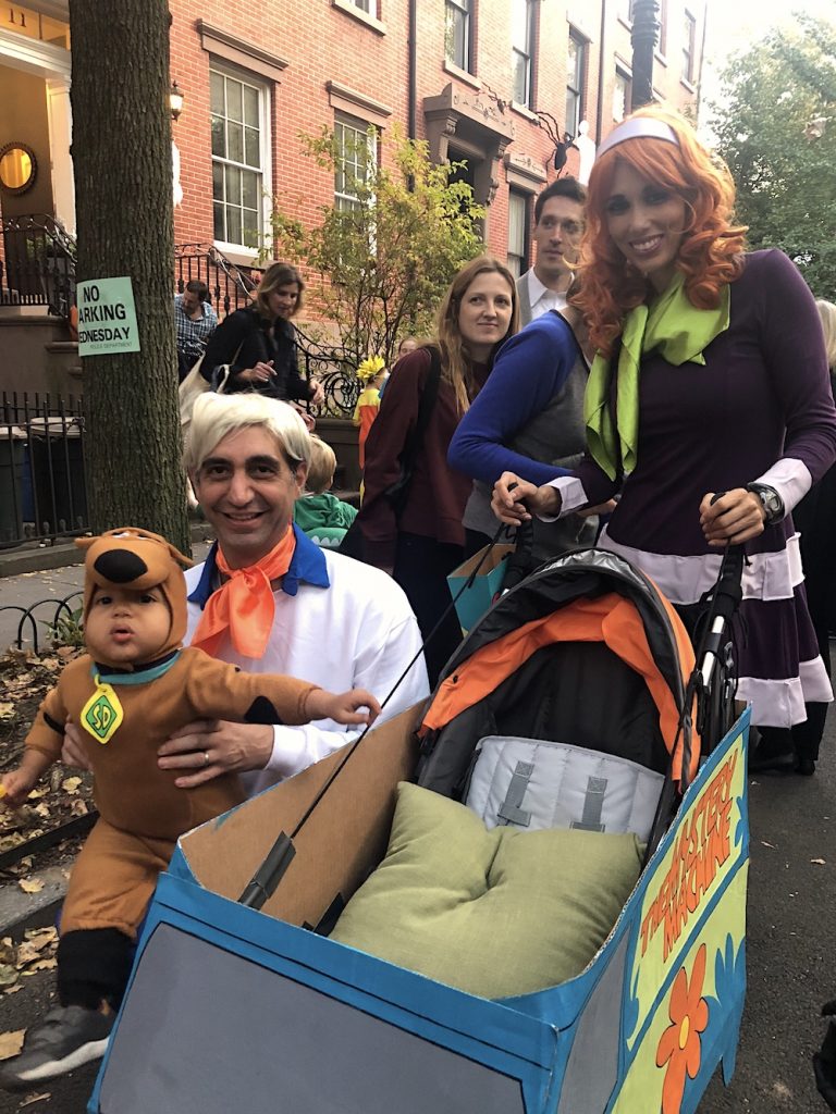 Best Garden Place, Brooklyn Halloween costumes 2018: Scooby Doo family | © Cool Mom Picks