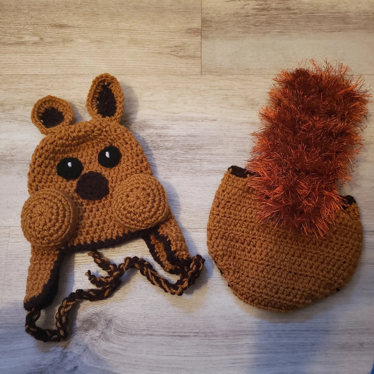 Babywearing halloween costume ideas: You be a tree, let the baby be a squirrel in this hat from Yarnabing Yarnaboom