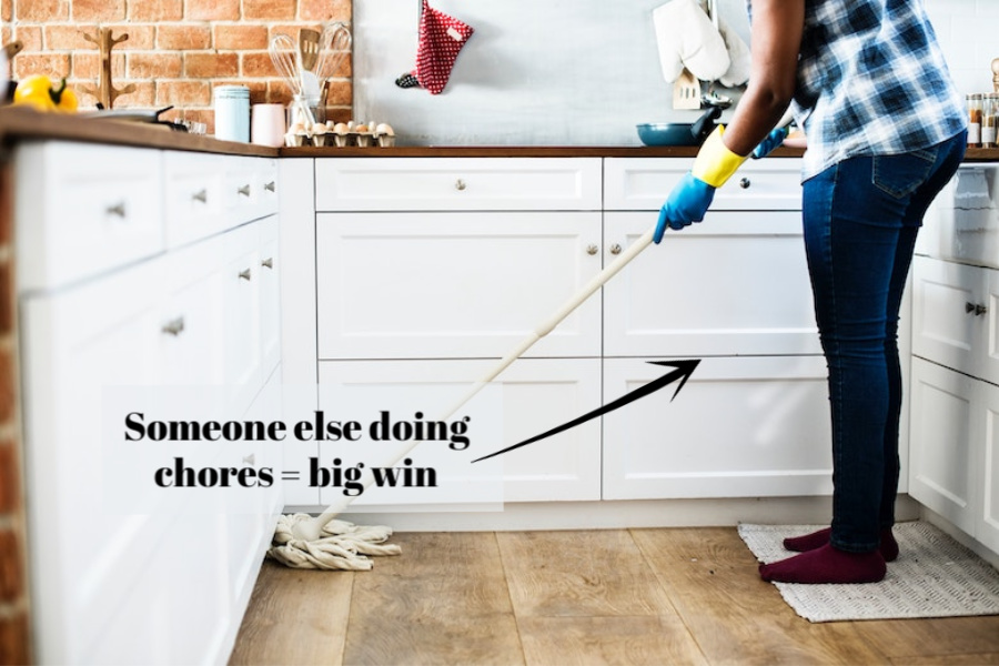 Practical Valentine's gifts for her: Amazing ideas that won't die in three days | mompicksprod.wpengine.com