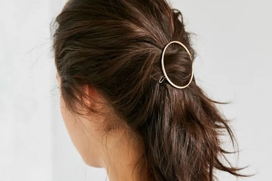 Cool barrettes for adults: Margot hair clip at Urban Outfitters