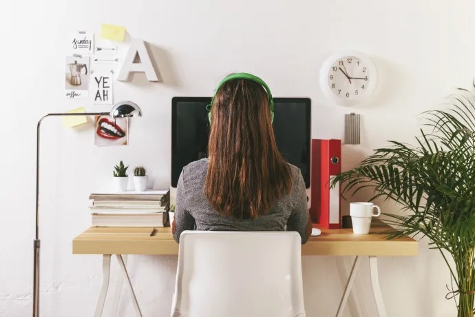 Tips for staying healthy if you work at a desk all day long