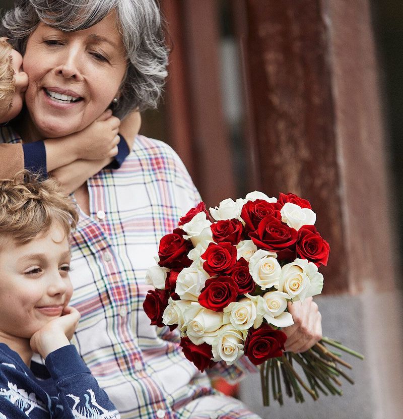 Subscription gifts for moms: Flowers every month from Bouqs