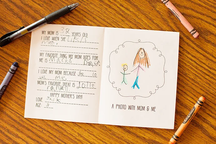 Fill-in-the-blank Mother's Day card printable from Lil Luna