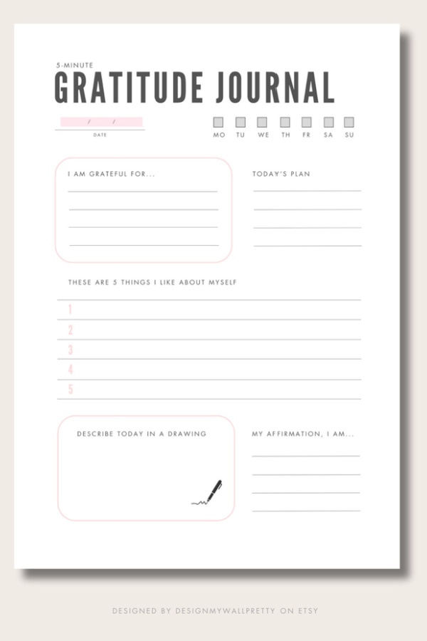 Printable 5-minute gratitude journal including pages that are perfect for kids | via design my wall pretty