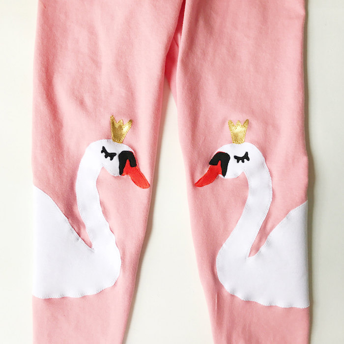 Cool kids' leggings: Swan leggings at The Trendy Tot