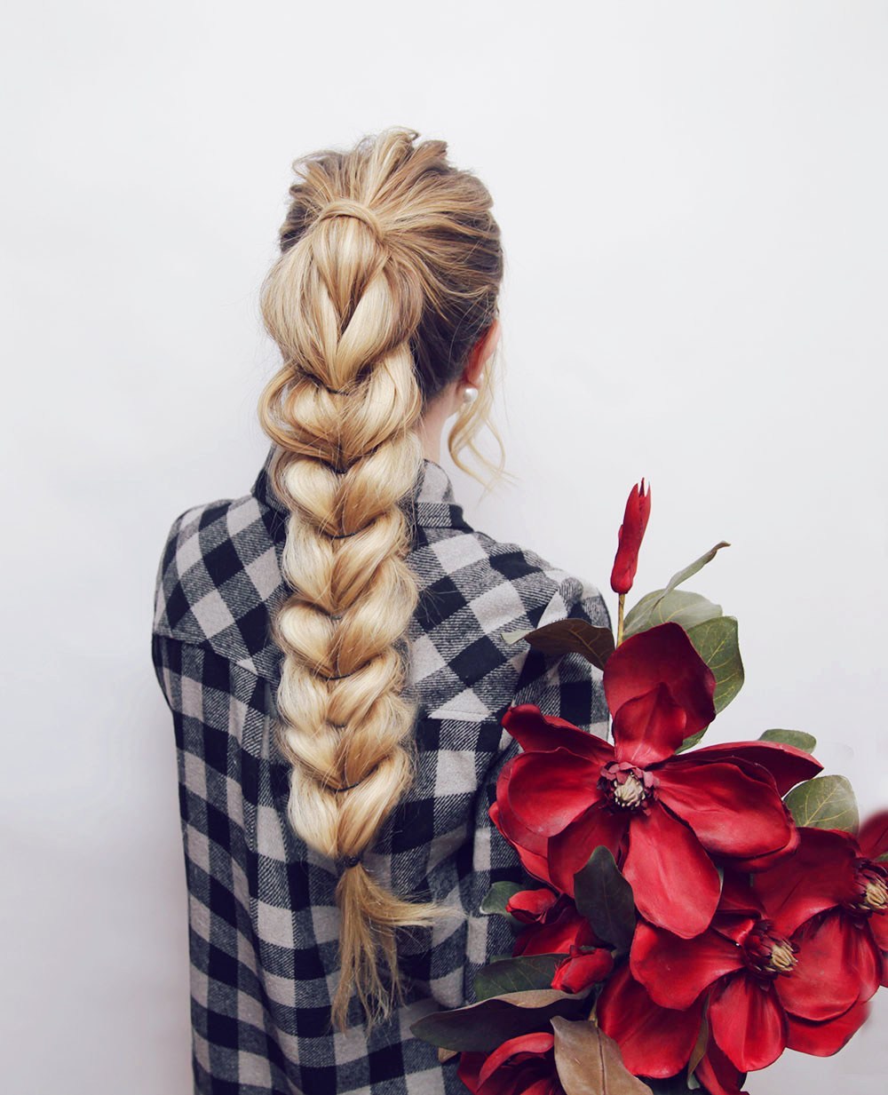 Hair braiding tutorials: Pull Through Braid at Kassinka