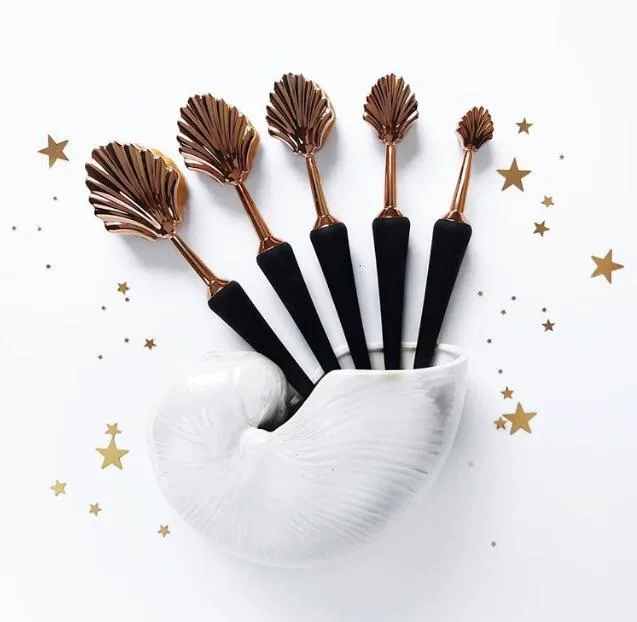 Deco mermaid cosmetic brushes: Gorgeous and playful at once