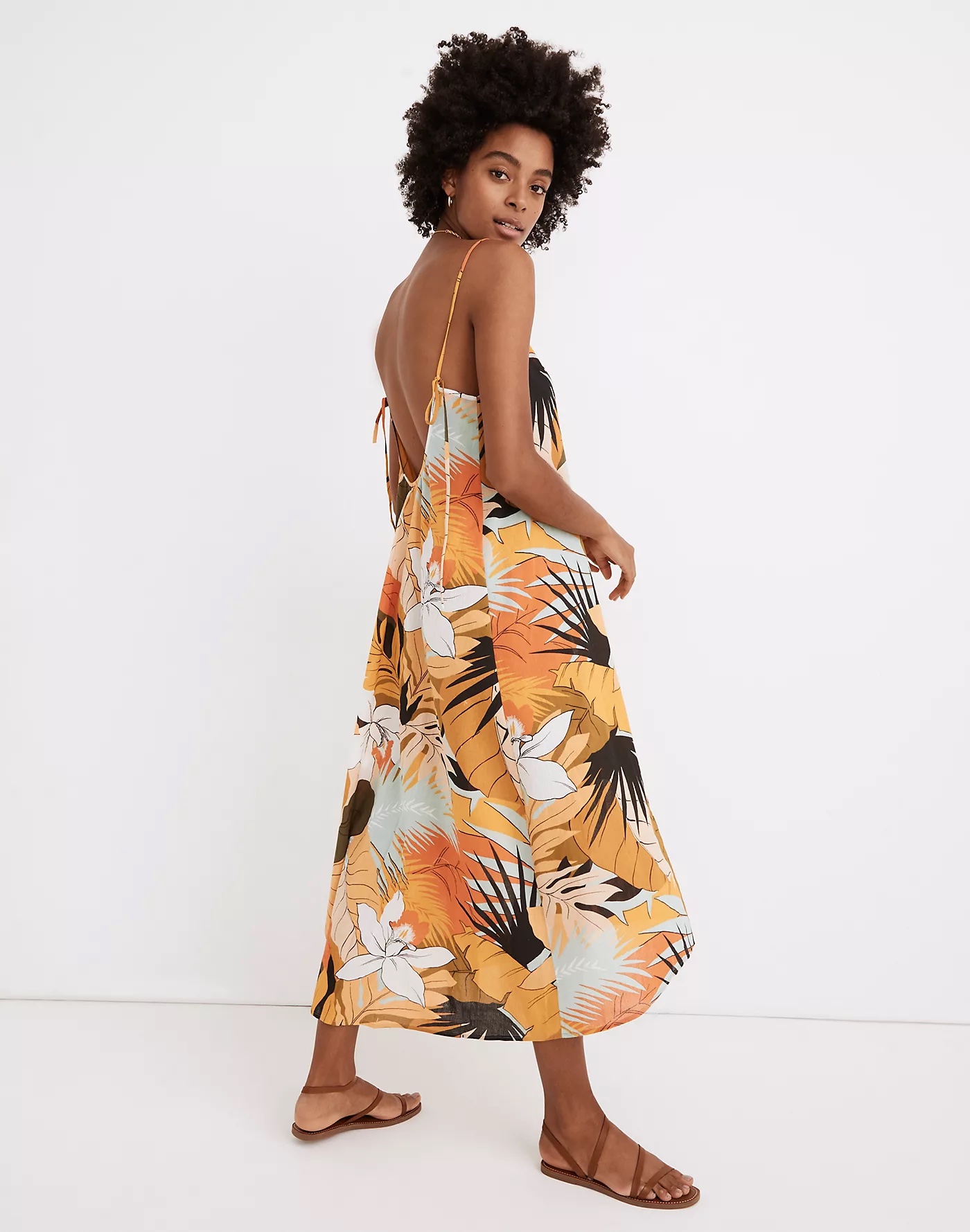 Stylish beach coverups for women: This Madewell coverup is perfect for summer pool parties