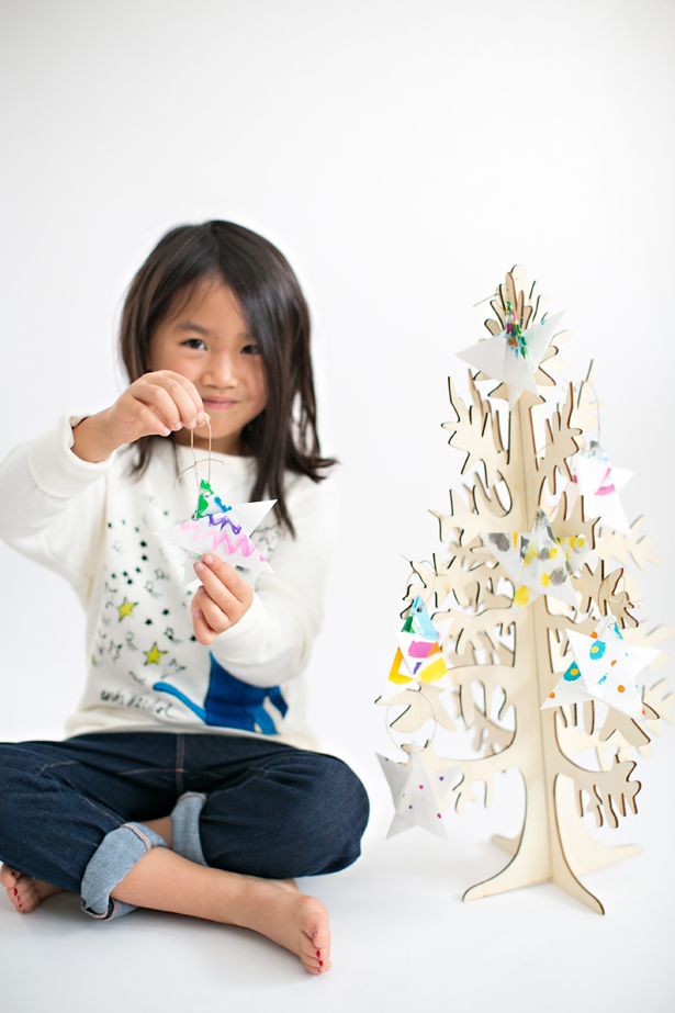 Origami ornaments: Painted origami paper star ornaments | Hello Wonderful 