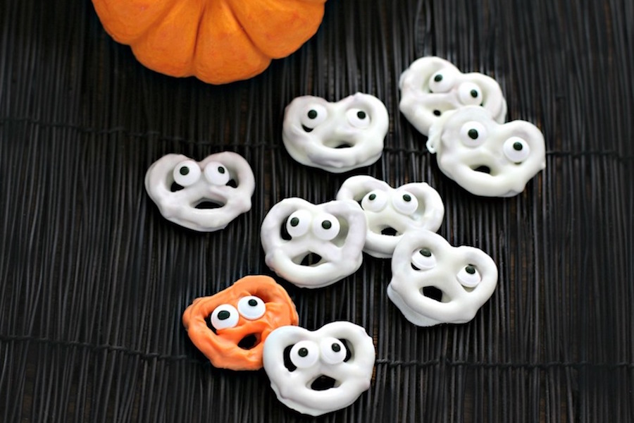 Last-minute Halloween help guide: Pretzel Ghosts by Culinary Envy