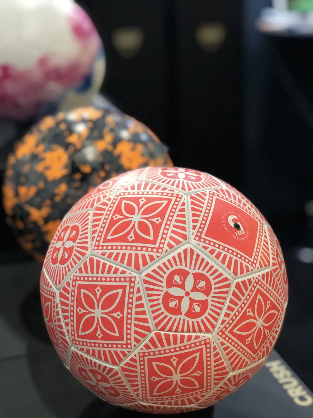 Cool gift for sporty girls: Kaos soccer balls let girls show their style and their talent on the field