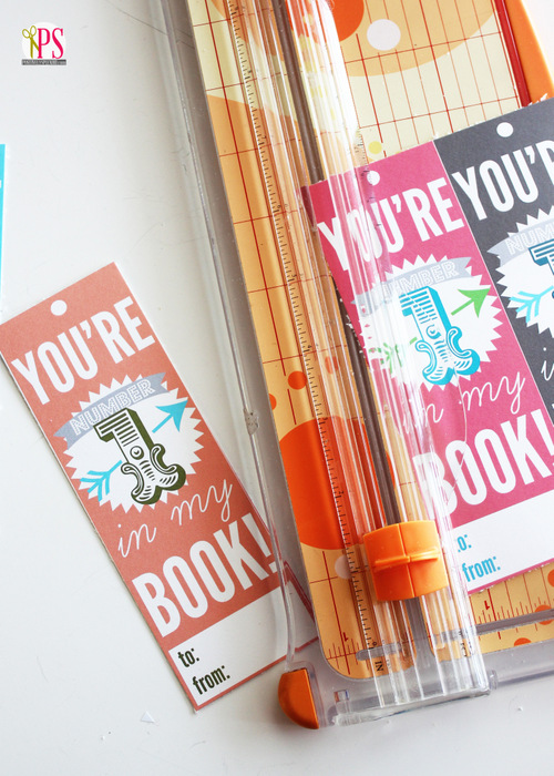 Free printable Valentine's Day bookmark tutorial via Positively Splendid