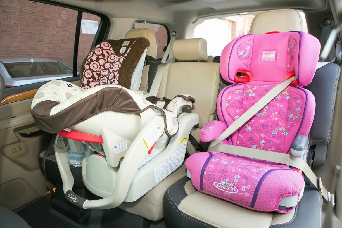 Cars for big families: 8 options that fit 3 child seats safely in the second row. Not just minivans!