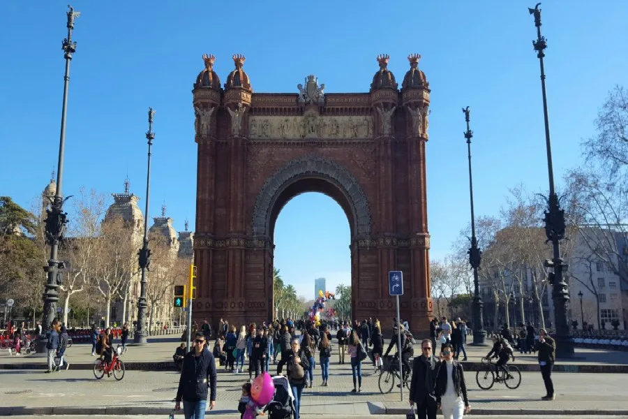 Barcelona with Teens: Tips, tricks, and travel advice from Linda Kerr of Travelteening.com