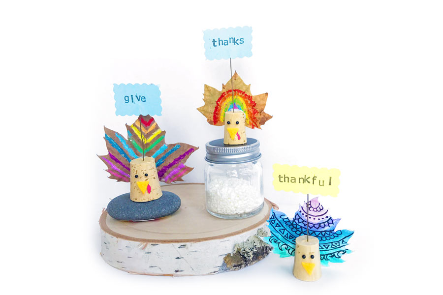 Cool Thanksgiving fall leaf craft idea from Ooly: Perfect for DIY Thanksgiving centerpieces the kids can help with!