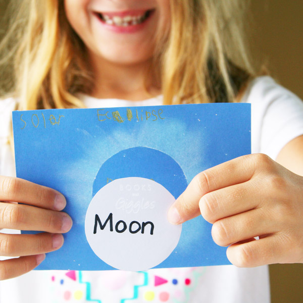 Easy eclipse party ideas: A simple eclipse craft from Books and Giggles