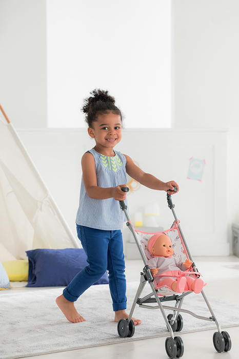 The benefits of playing with baby dolls, from building social skills to learning cooperation, building imagination and more! | Cool Mom Picks