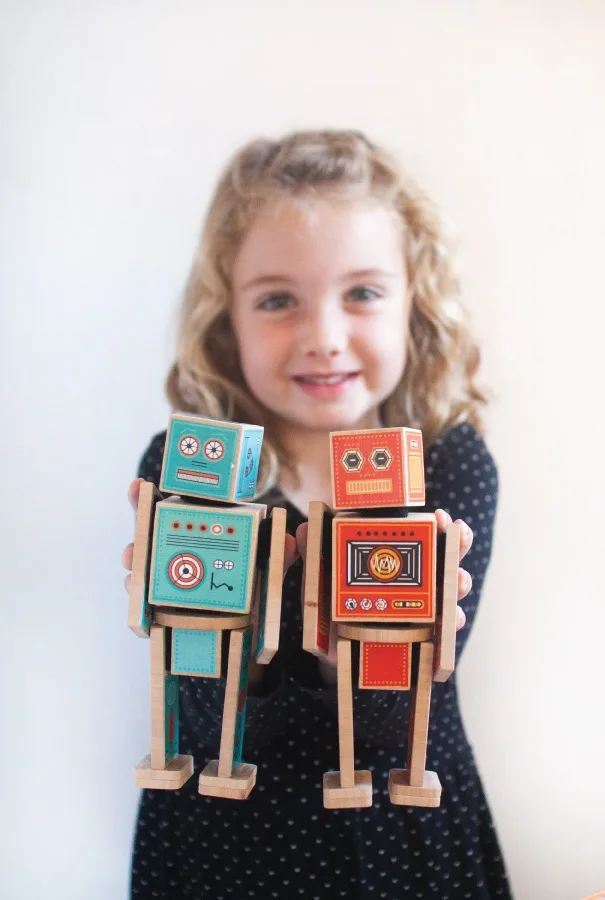 Ollibots DIY printable robot toys - a set comes with parts for 6 robots