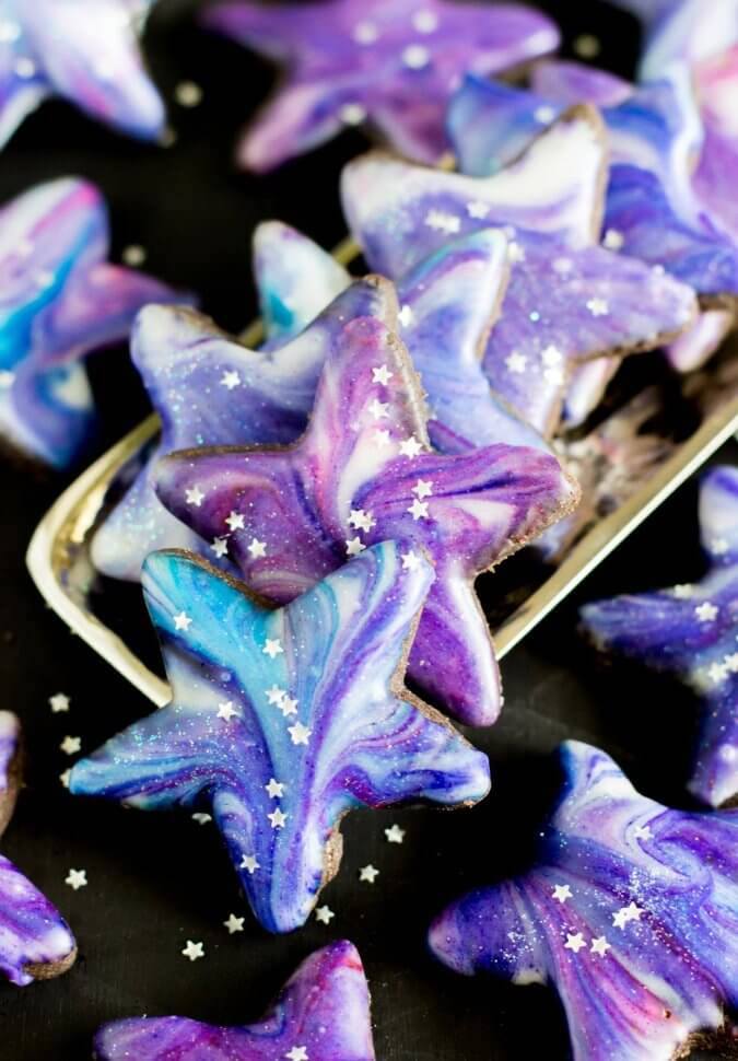 Easy eclipse party ideas: Galaxy Cookies at Sugar Spun Run