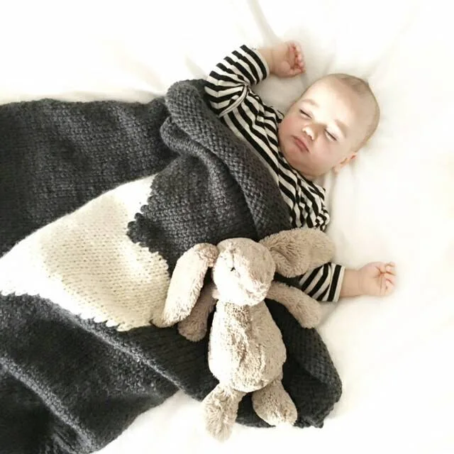 Valentine's Day gifts for babies: Hand Knit Heart Baby Blanket by Hayden Ella Handcraft