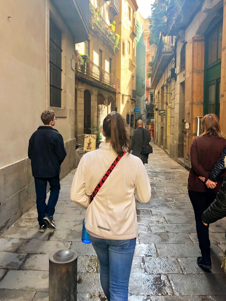 Barcelona travel with teens: Tips and tricks from Linda Kerr of TravelTeening | Read more: Coolmompicks.com