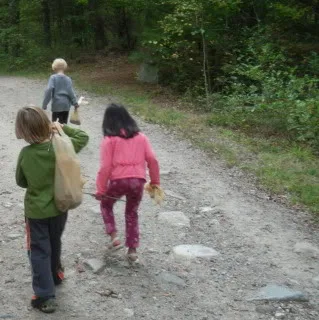 Quick, easy ways to volunteer while the kids are young