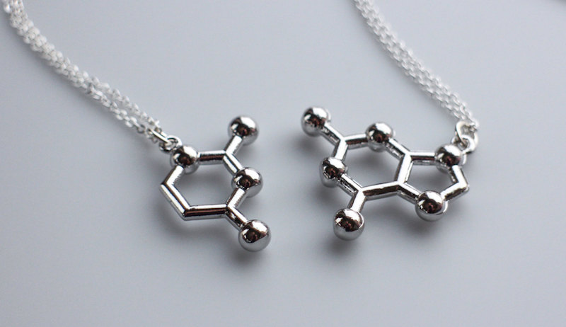 Cool best friend necklaces: DNA Molecule Friendship Necklace by Nikola Jewelry